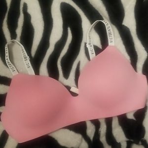VS Pink Tshirt Bra